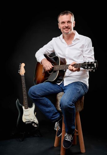 Jochen Midwer, Lehrer für Gitarrenunterricht, E-Gitarrenunterricht und E-Bassunterricht  in der CMS Musikschule Bergedorf.
